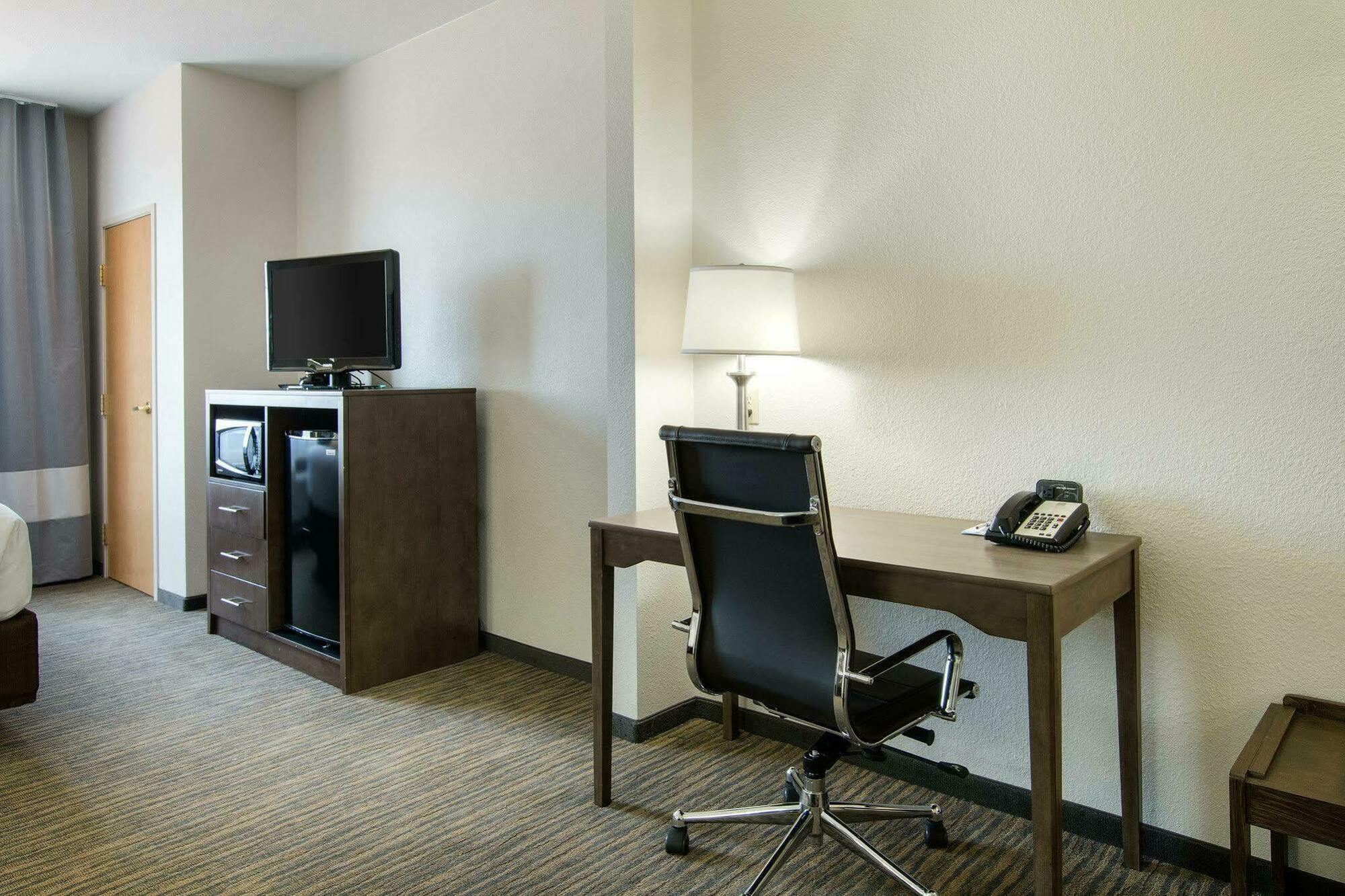 Comfort Suites San Angelo Near University Exterior photo