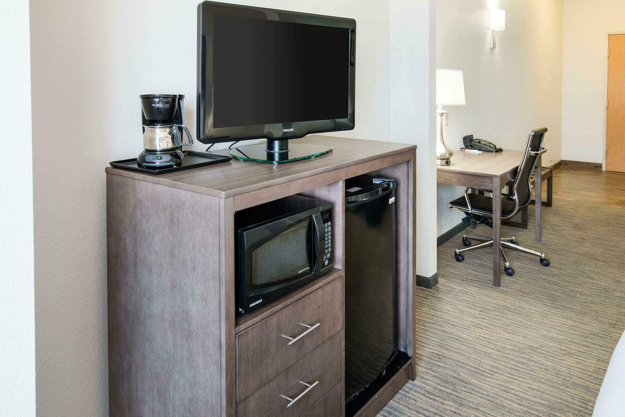 Comfort Suites San Angelo Near University Exterior photo