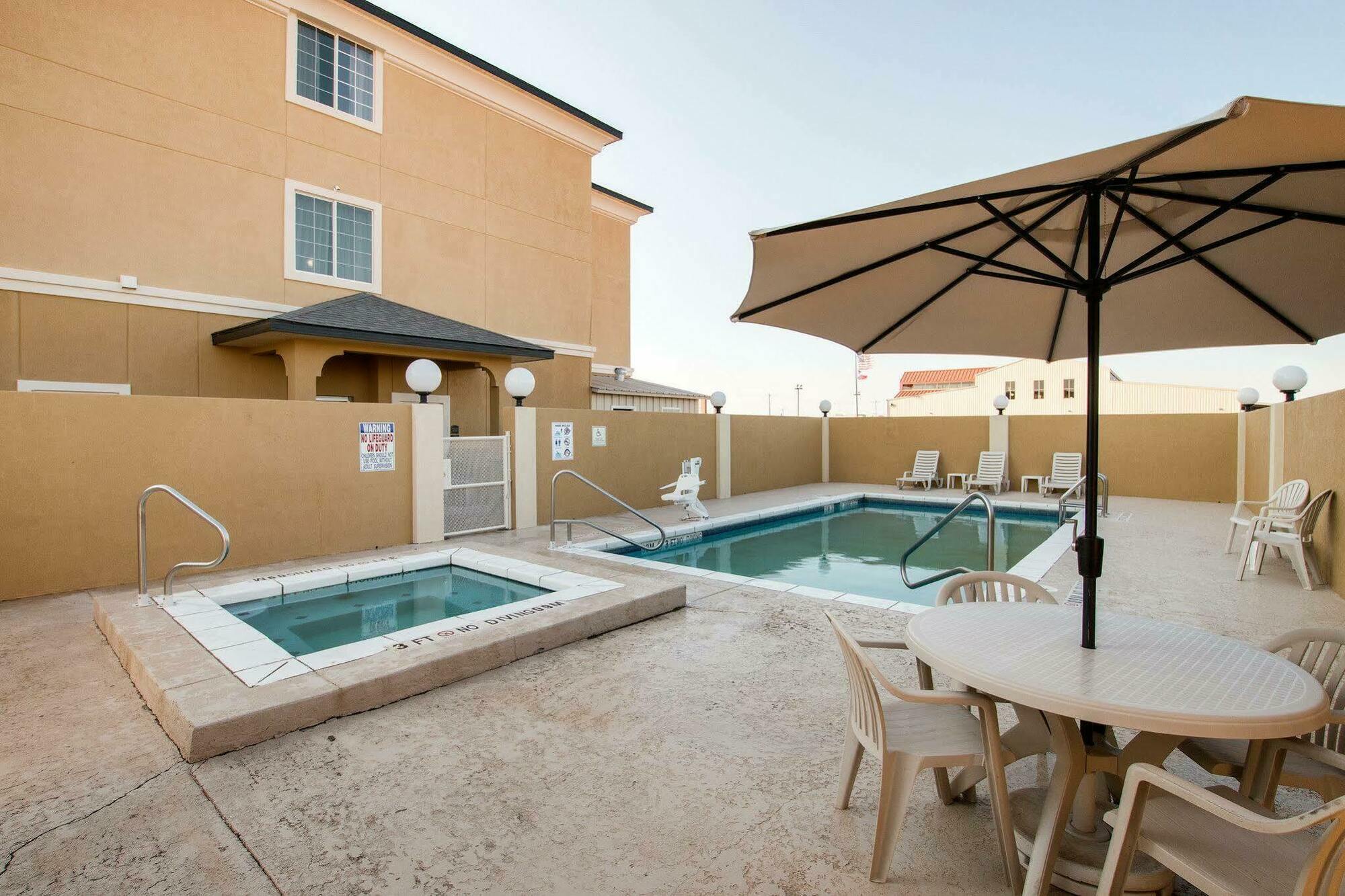 Comfort Suites San Angelo Near University Exterior photo
